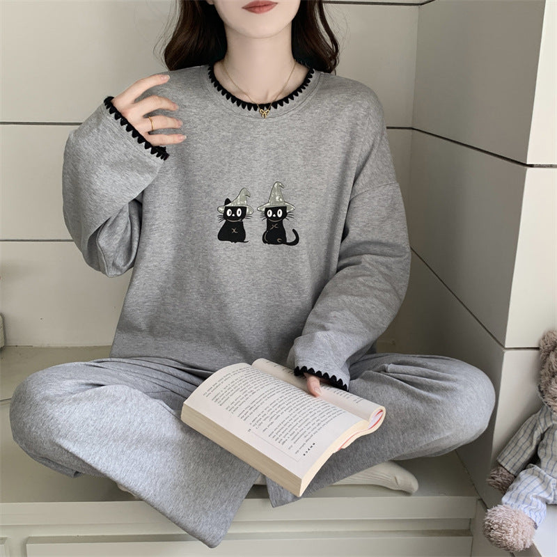 Round neck pullover can be worn on home clothes