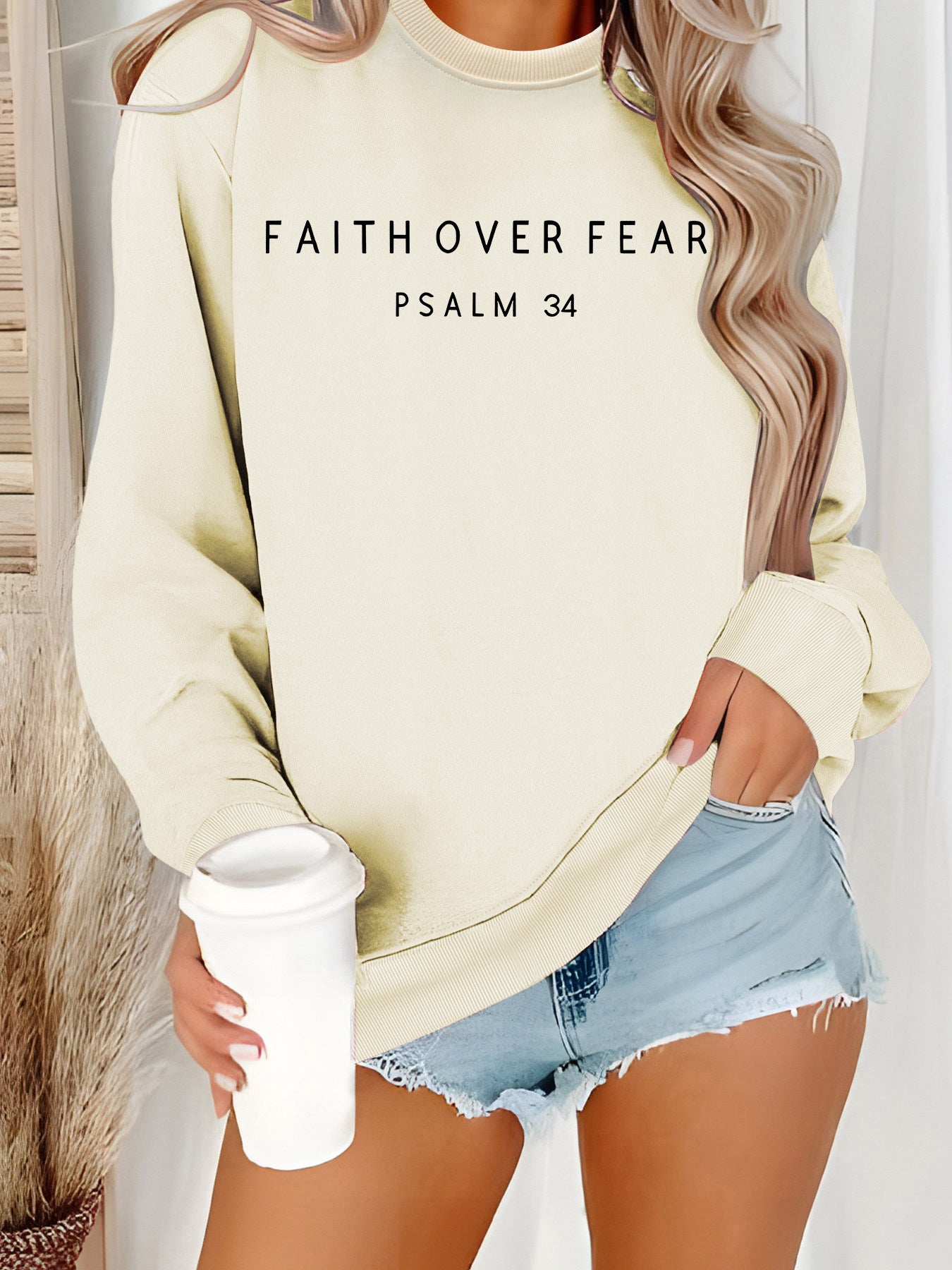 Sweatshirt with loose letter print