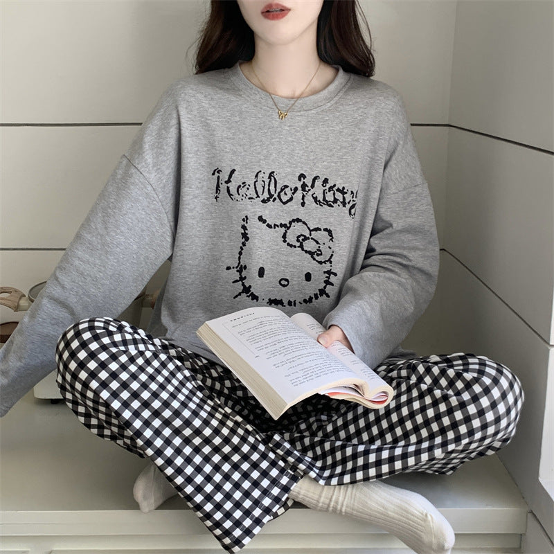 Round neck pullover can be worn on home clothes