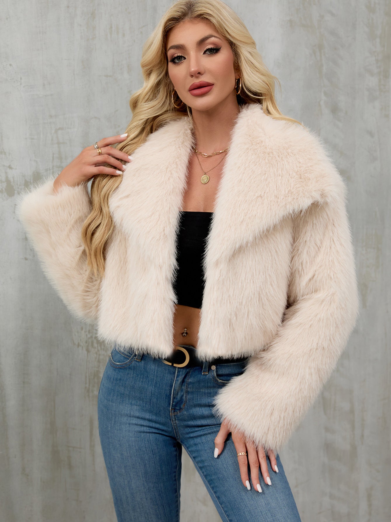 Faux Fur Flared Collar Women's Short Faux Fur Coat