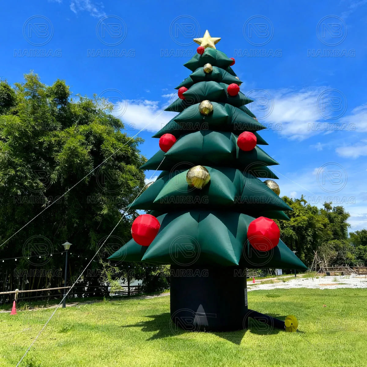 Giant Inflatable Christmas Tree Xmas Tree Outdoor Advertising Cartoon 20ft 22ft 25ft 26ft 30ft 33ft Blow Up Christmas Tree Decor