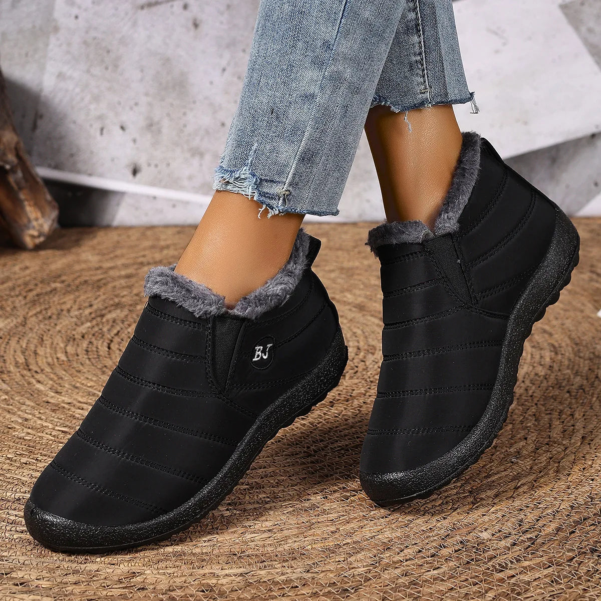 Waterproof Winter Boots for Women 2025 New Plush Snow Boots Women Ankle Boots Warm Black Couples Platform Shoes zapatos de mujer