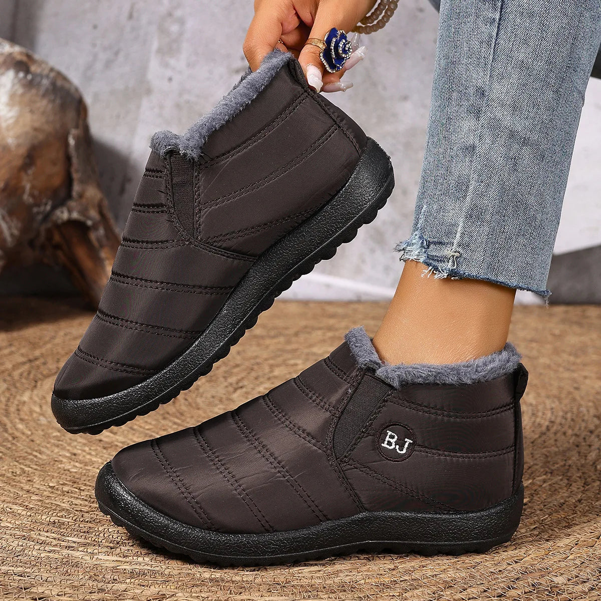 Waterproof Winter Boots for Women 2025 New Plush Snow Boots Women Ankle Boots Warm Black Couples Platform Shoes zapatos de mujer