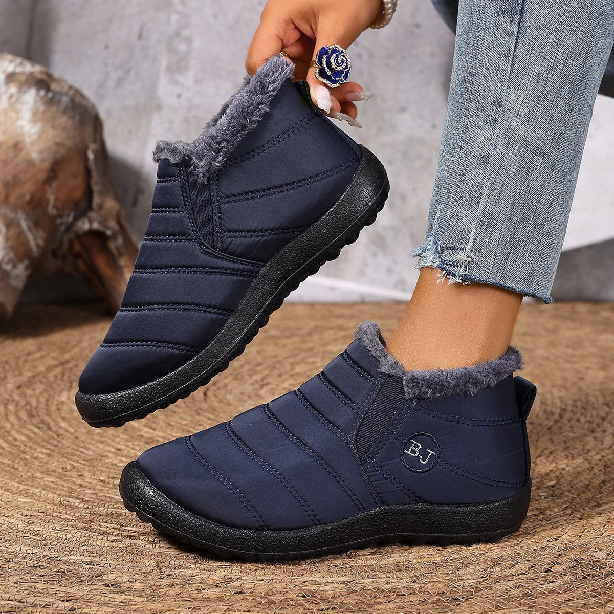 Waterproof Winter Boots for Women 2025 New Plush Snow Boots Women Ankle Boots Warm Black Couples Platform Shoes zapatos de mujer