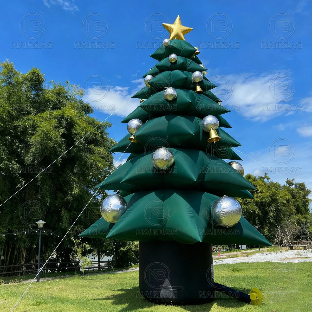 Giant Inflatable Christmas Tree Xmas Tree Outdoor Advertising Cartoon 20ft 22ft 25ft 26ft 30ft 33ft Blow Up Christmas Tree Decor